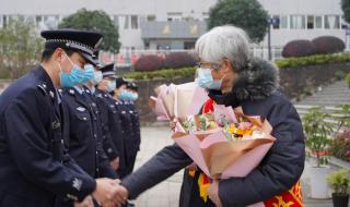 新年的第一次升旗 新年的第一次升旗