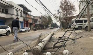 门店外结冰顾客滑倒